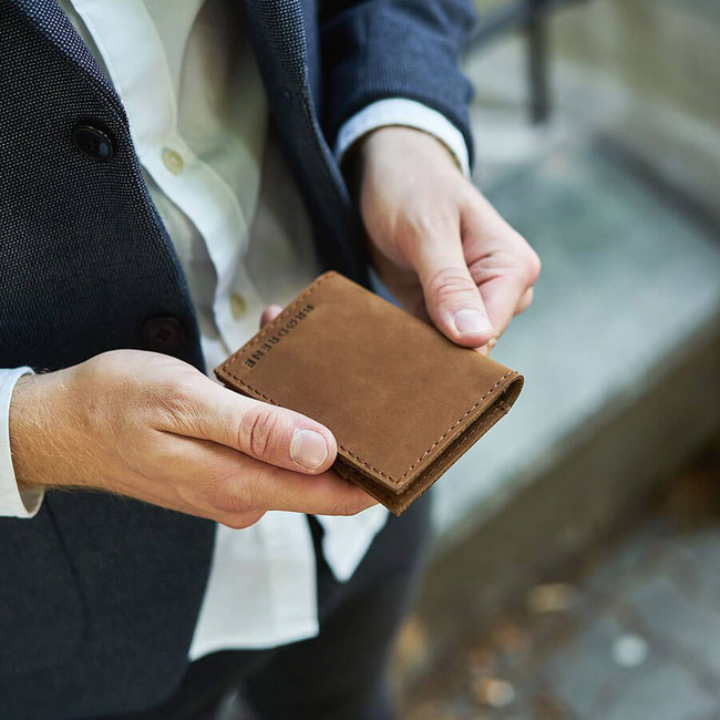 Skórzany cienki portfel slim wallet BRODRENE SW03 jasnobrązowy